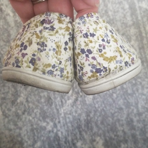 Womens Floral Loafers - Picture 3 of 6